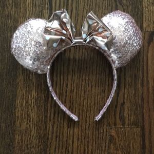 Rose gold Minnie Mouse ears